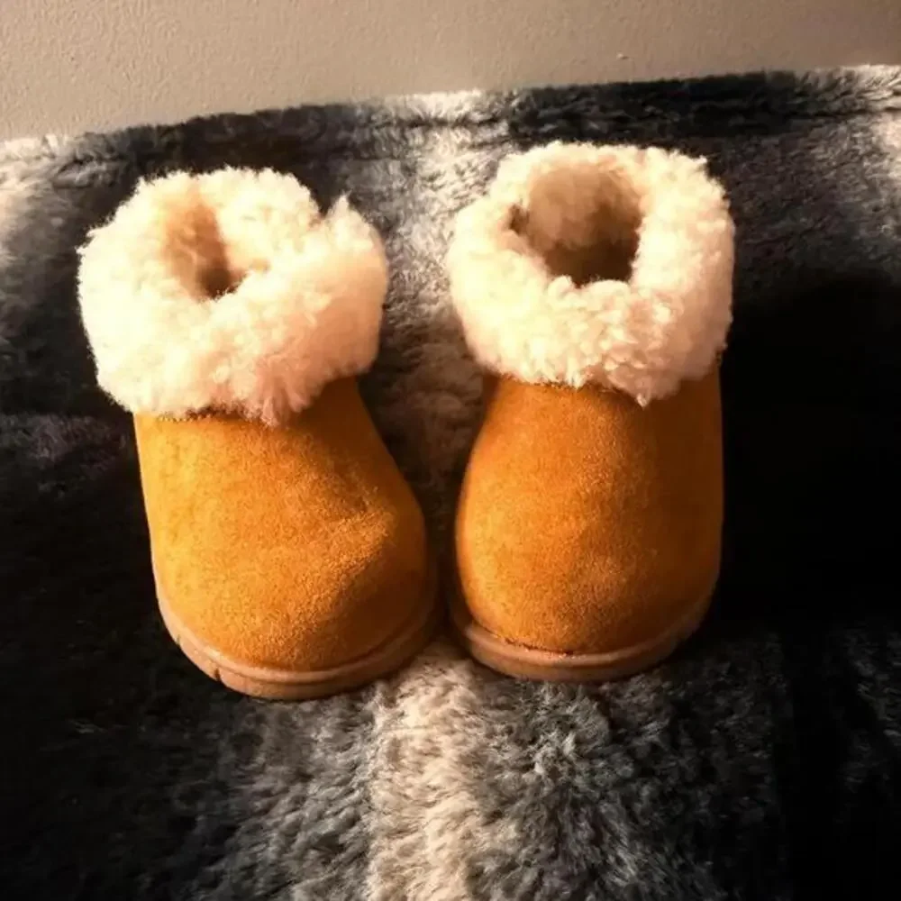 Carter's Faux Suede Sherpa Baby Boots Size 4 NWOT